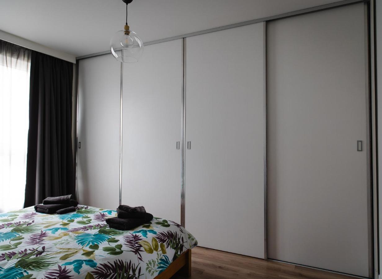 Midi-suede Apartment Brüssel