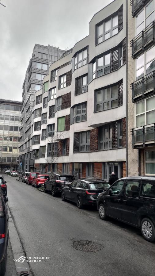 Midi-suede Apartment Brüssel